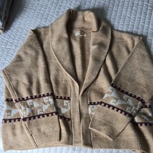 Tan Open No Button Cardigan with Geometric Pattern
